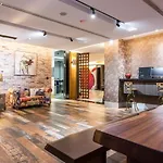 Lucky Apple Hotel