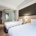 Lucky Apple Hotel